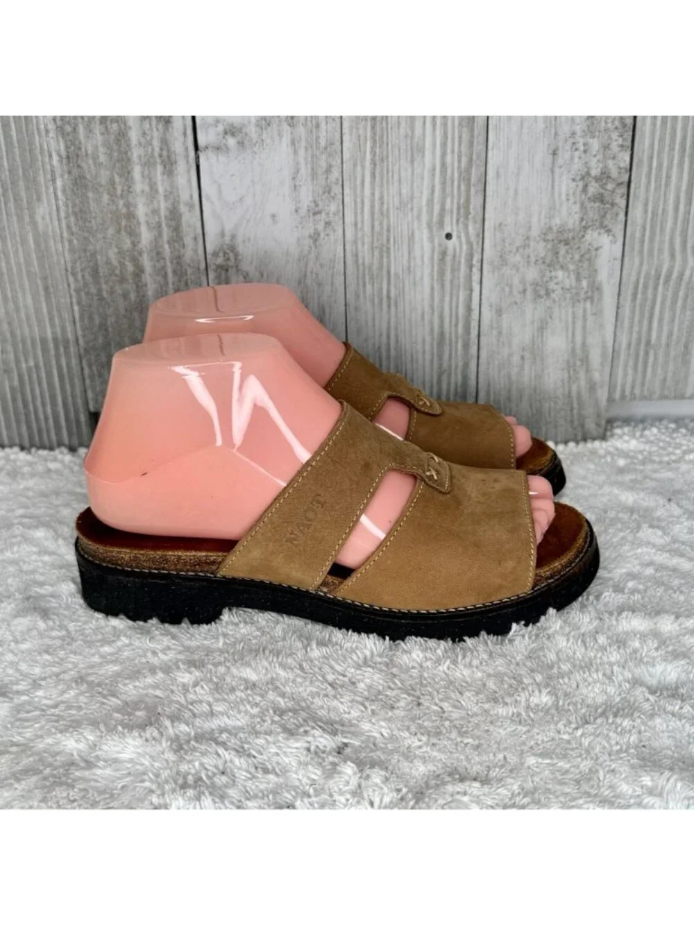 Naot women tan
